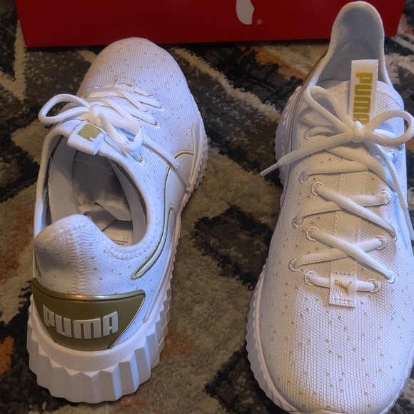 puma white and gold